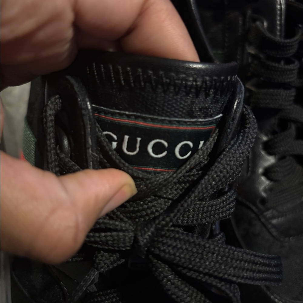 Gucci Black Sneakers with Green and Red Accents - Picture 3 of 8